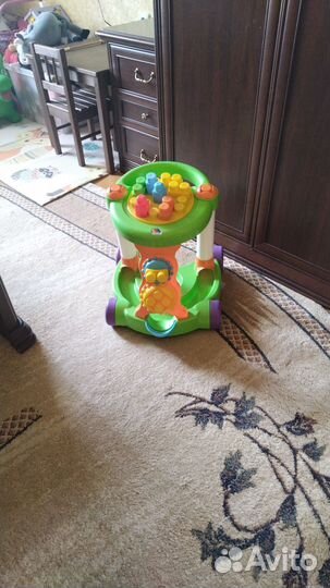 Каталка-столик с конструктором