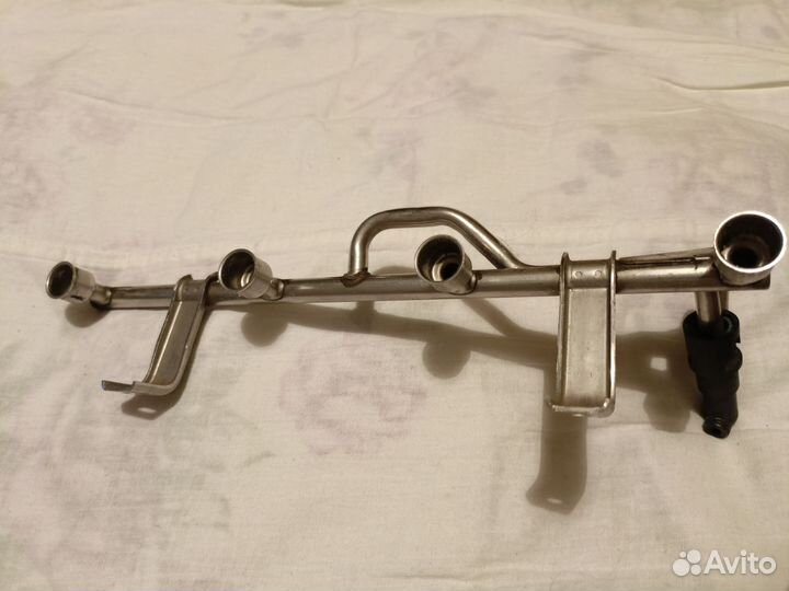 Опель Астра G Топливная рейка двигателя Z16SE