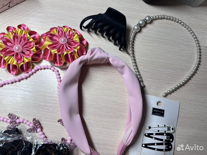 Набор косметики и аксессуары пакетом