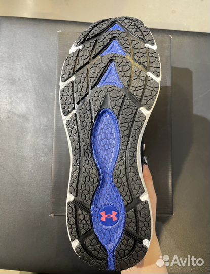 Кроссовки under armour hovr phantom 2