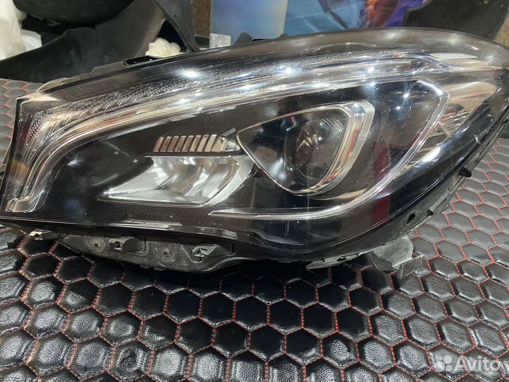 Фара левая Mercedes c117/x117