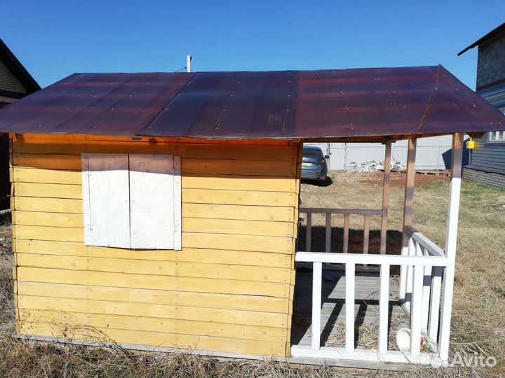 Детский игровой домик из дерева