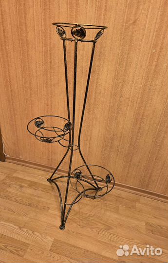 Подставка для цветов металлическая