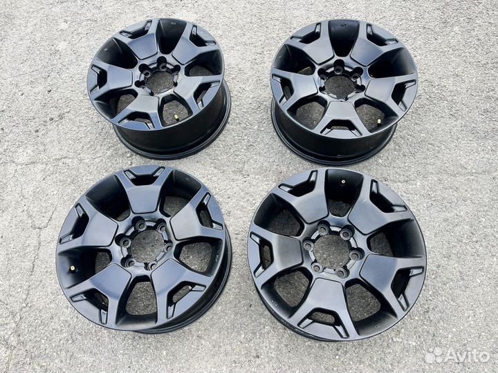 Оригинальные диски Hilux R18 black