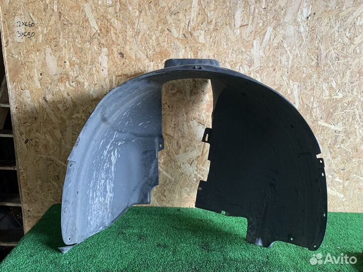 Volvo XC70 2008-2016 подкрылок передний правый