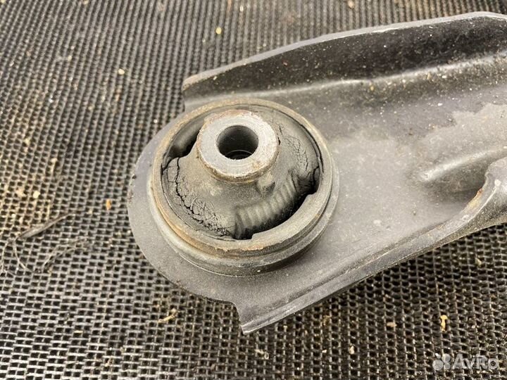 Рычаг подвески передний левый Nissan X-Trail T31