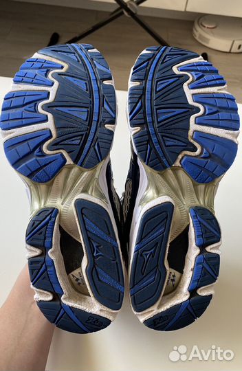 Кроссовки mizuno