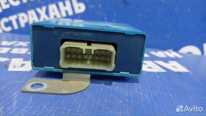 Блок управления антенной Mitsubishi Pajero 2