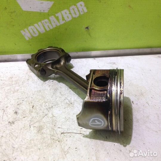 Поршень с шатуном Митсубиси Галант 9