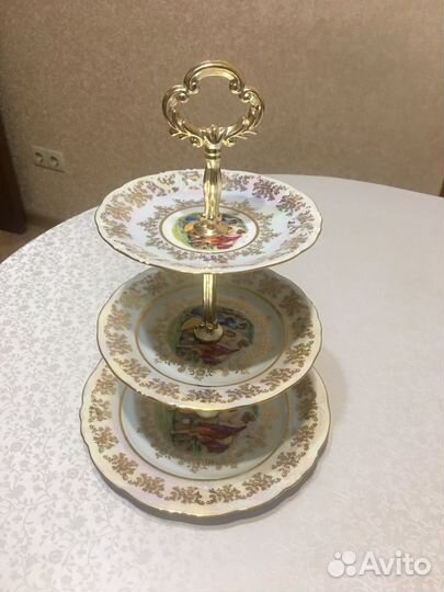 Этажерка для фруктов,конфет,печенья и т.д чехия