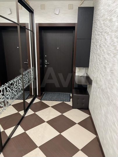 2-к. квартира, 76,3 м², 7/10 эт.