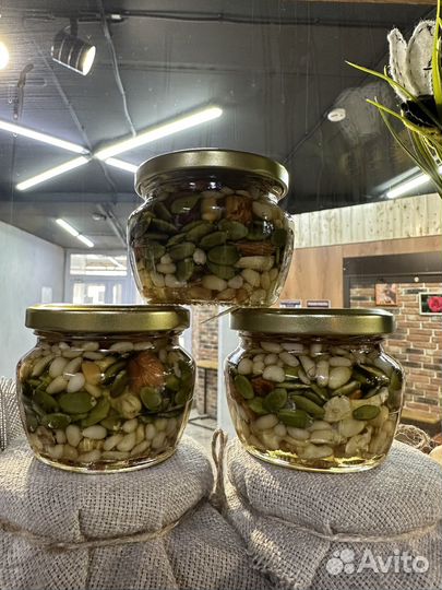 Орехи в меду подарок