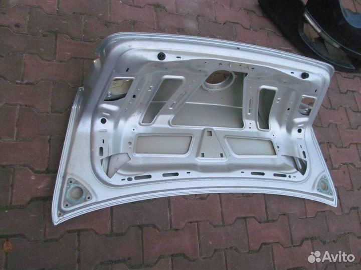 Крышка багажника Volkswagen Passat B7 2011