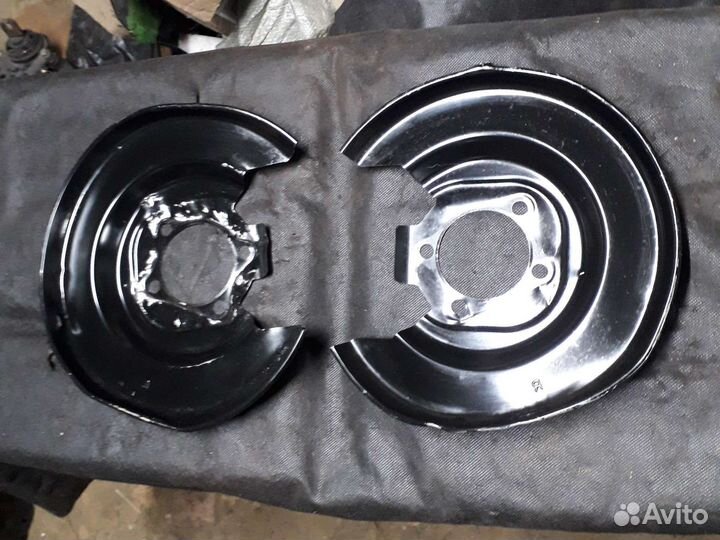 Щиток тормозного диска Toyota Corolla