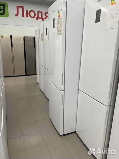 Холодильник Samsung RB37A5400WW Новый