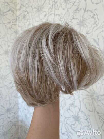 Парик короткий блонд пепельный