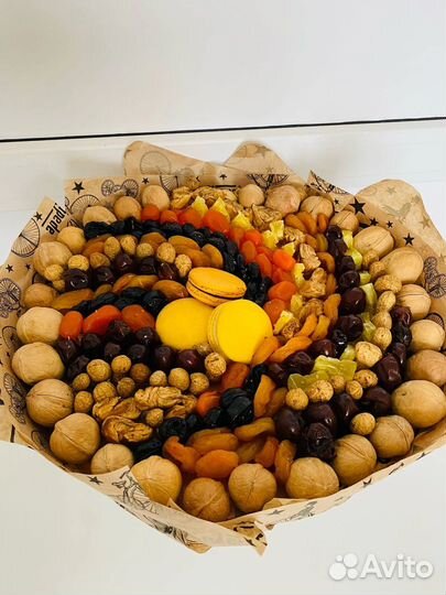 Букеты из орехов