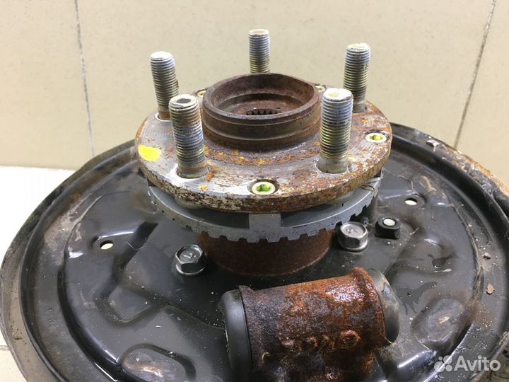 Кулак поворотный задний левый Forester (S11) 2002