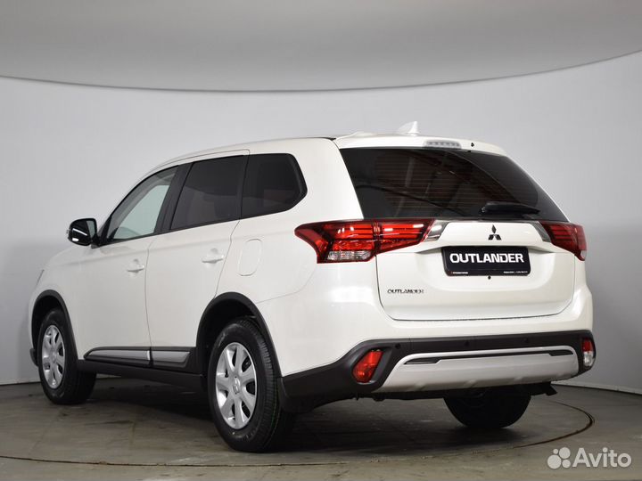 Mitsubishi Outlander 2.0 CVT, 2022