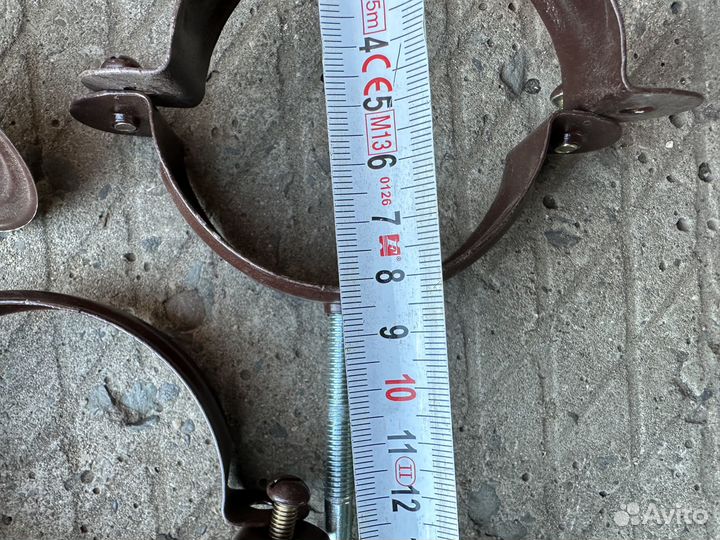 Крепление водосточной трубы 80 мм