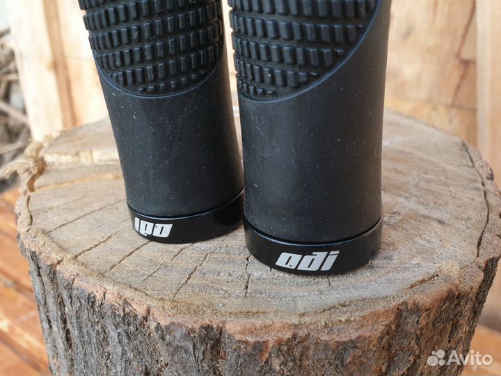 Грипсы для велосипеда Odi с фиксацией