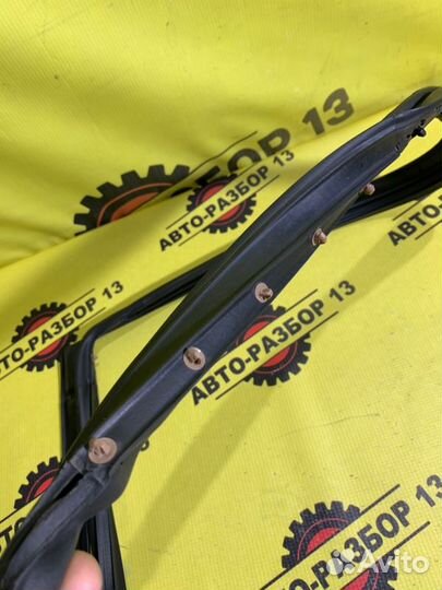 Уплотнитель двери задний правый Kia Ceed 3 CD 1.6