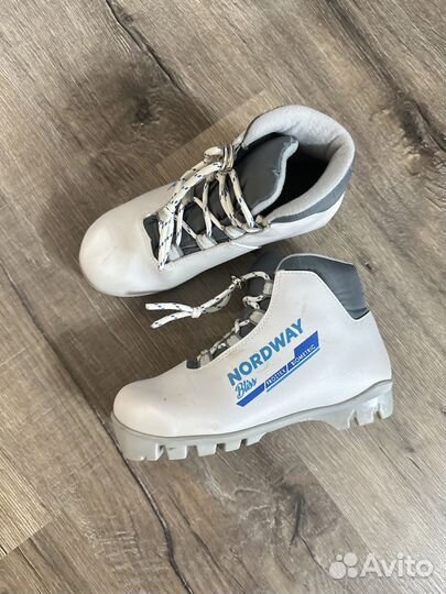 Лыжные ботинки