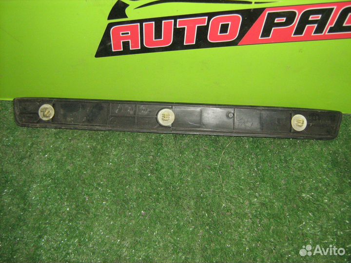 Порожек пластиковый lexus,toyota MCU10W, MCU15W,SX