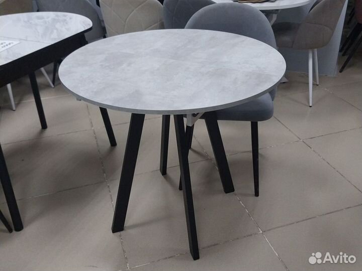 Кухонный стол