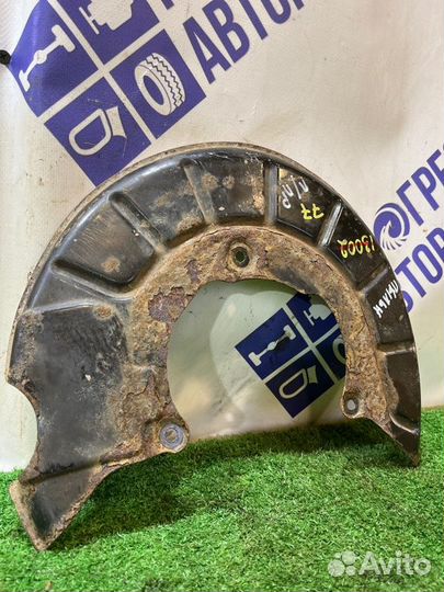 Кожух тормозного диска передний правый Volkswagen