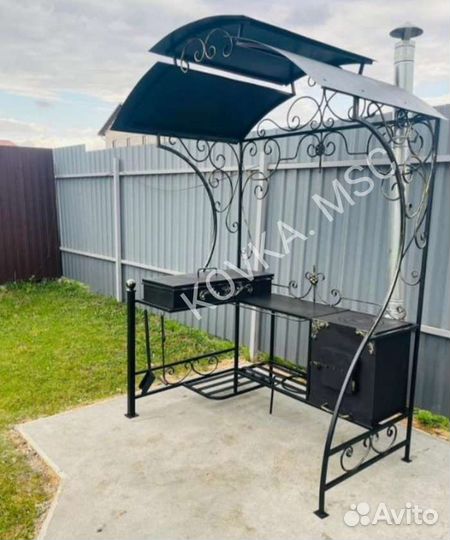Мангал с крышей