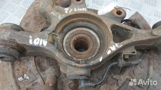 Ступица задняя левая land rover freelander 2 (1NN1