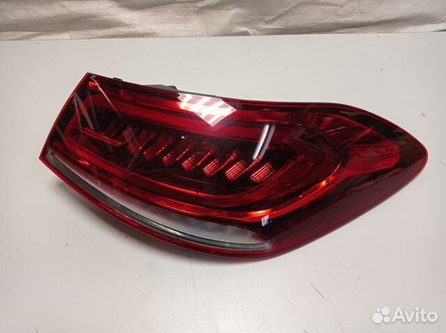 Фонарь задний правый наружный на Mercedes-Benz