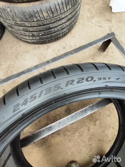 Pirelli P Zero 245/35 R20 95Y