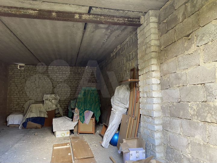 Гараж, > 30 м²