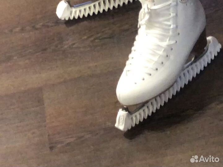 Коньки для фигурного катания edea