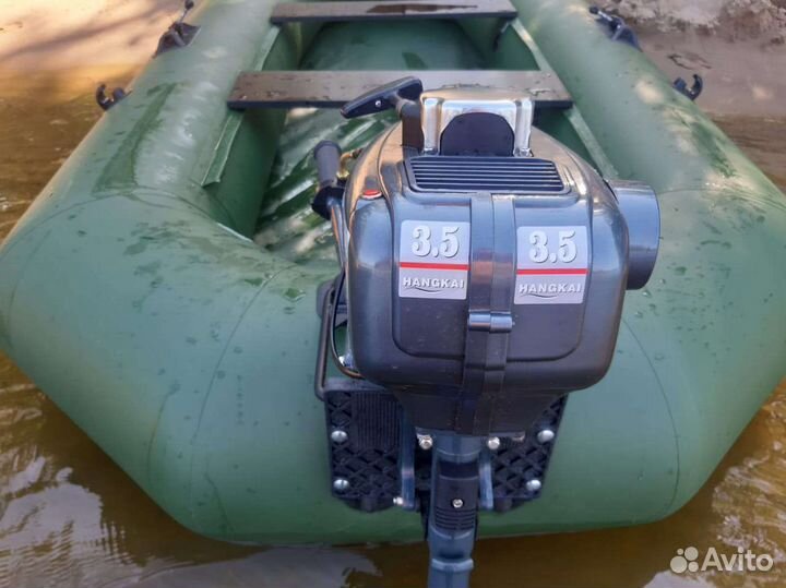 Лодка с мотором