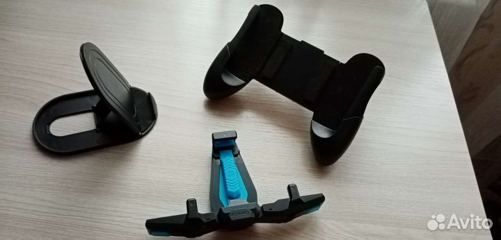Подставки игровые для телефона