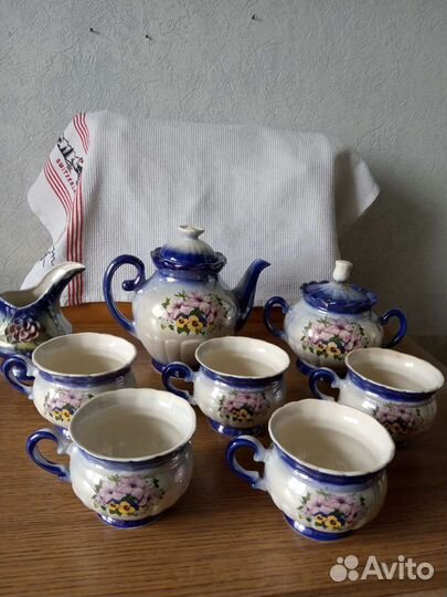 Два чайных сервиза