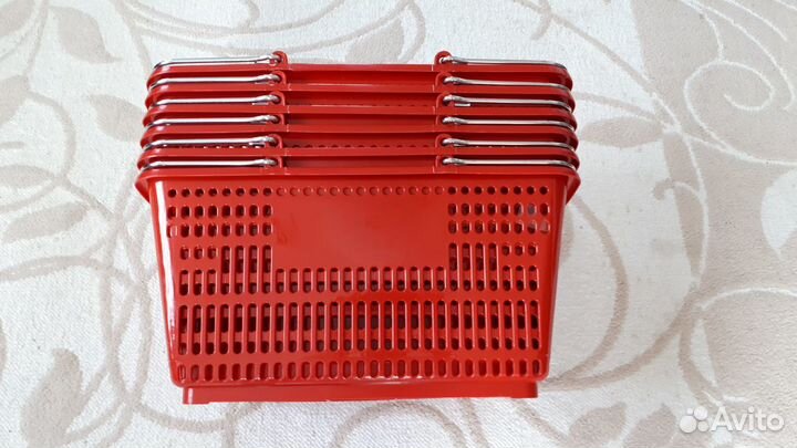 Корзина пластик, железные хромированные ручки