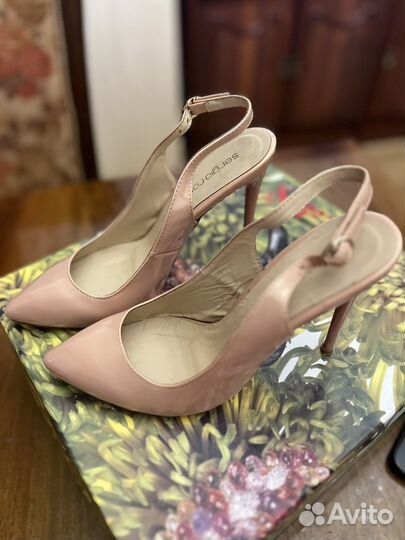 Туфли лаковые 39