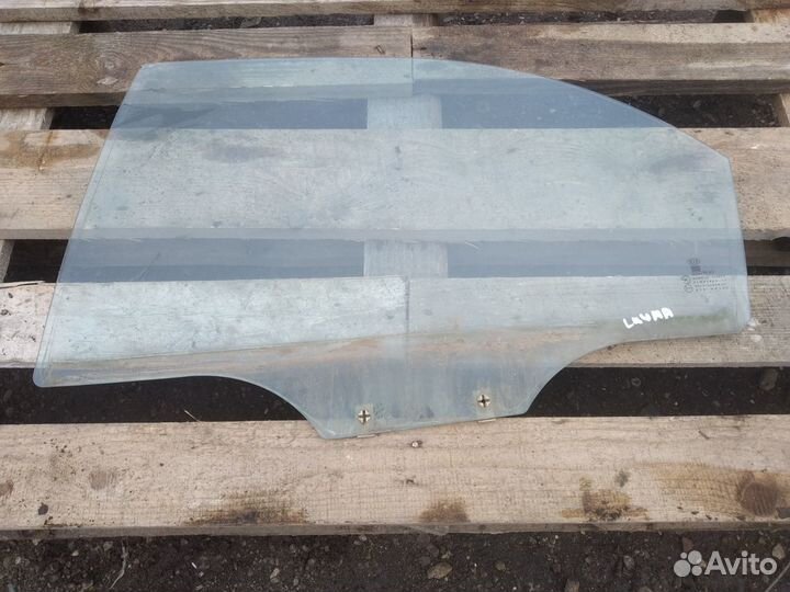 Стекло дверное заднее левое Kia Shuma 2 лифтбек