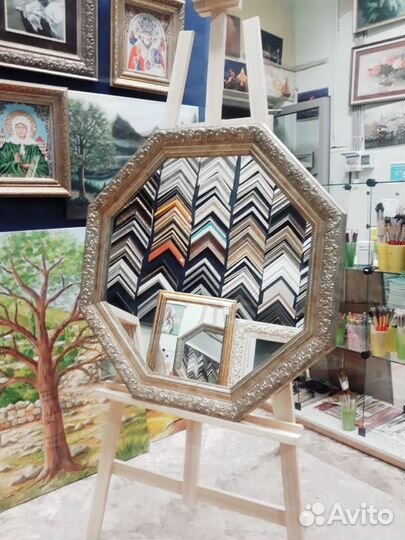 Зеркало в багетной раме