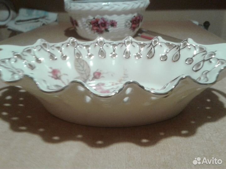 Сухарница фарфор