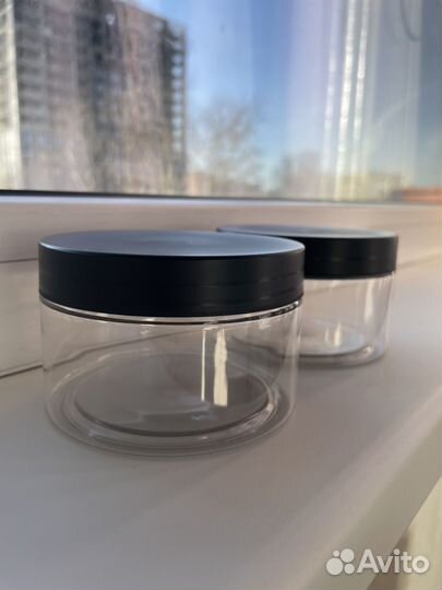 Пластиковые банки с черной матовой крышкой, 300мл