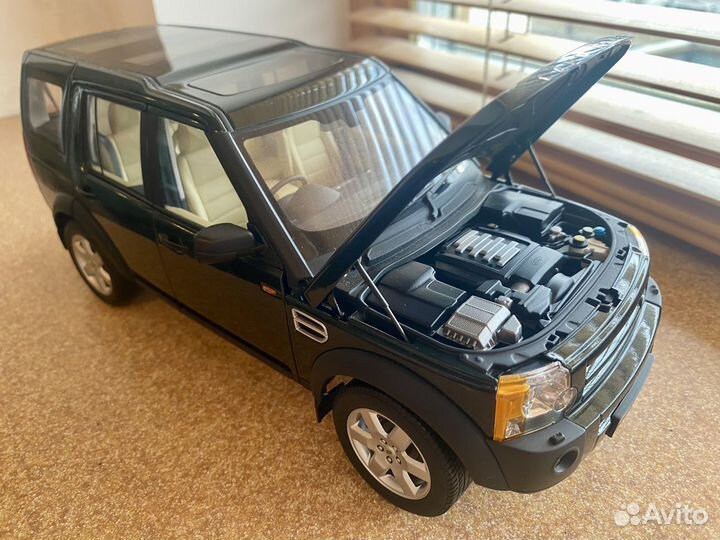 Land rover discovery 3 1/18 AutoArt