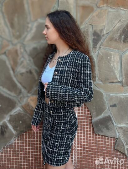 Продам твидовый костюм