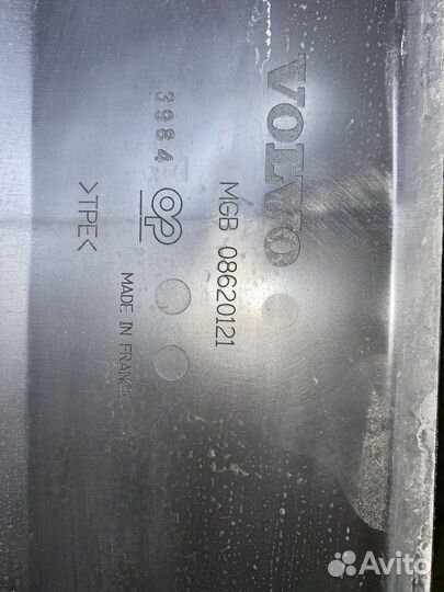 Дефлектор радиатора Volvo S40 MS68 08620121