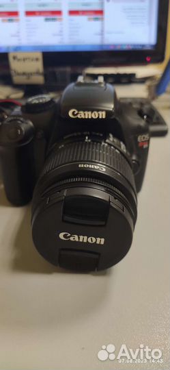 Зеркальный фотоаппарат Canon EOS Rebel T3