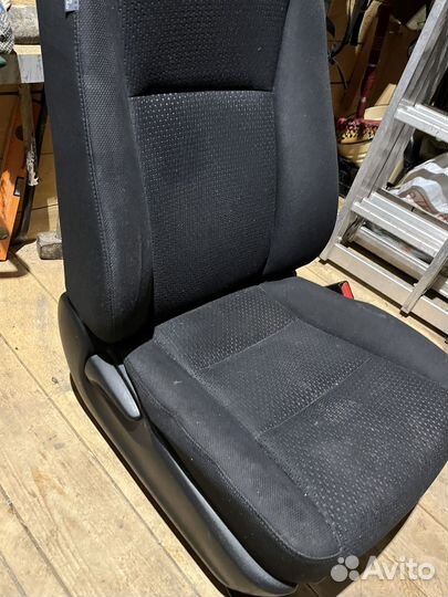 Сиденье переднее правое toyota camry